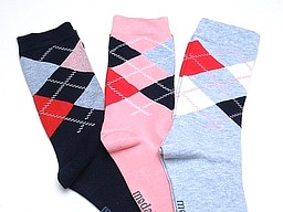 Argyled socks with modal yarn